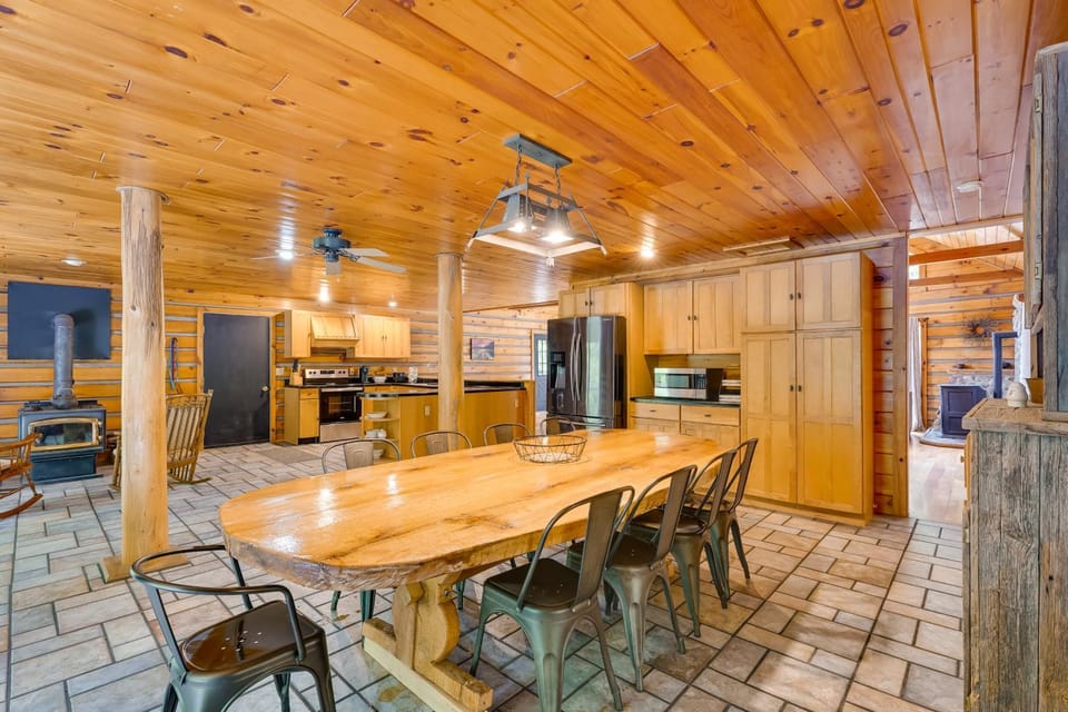 A-Frame Log Home w/ Game Room Near Lake George! House in Bolton