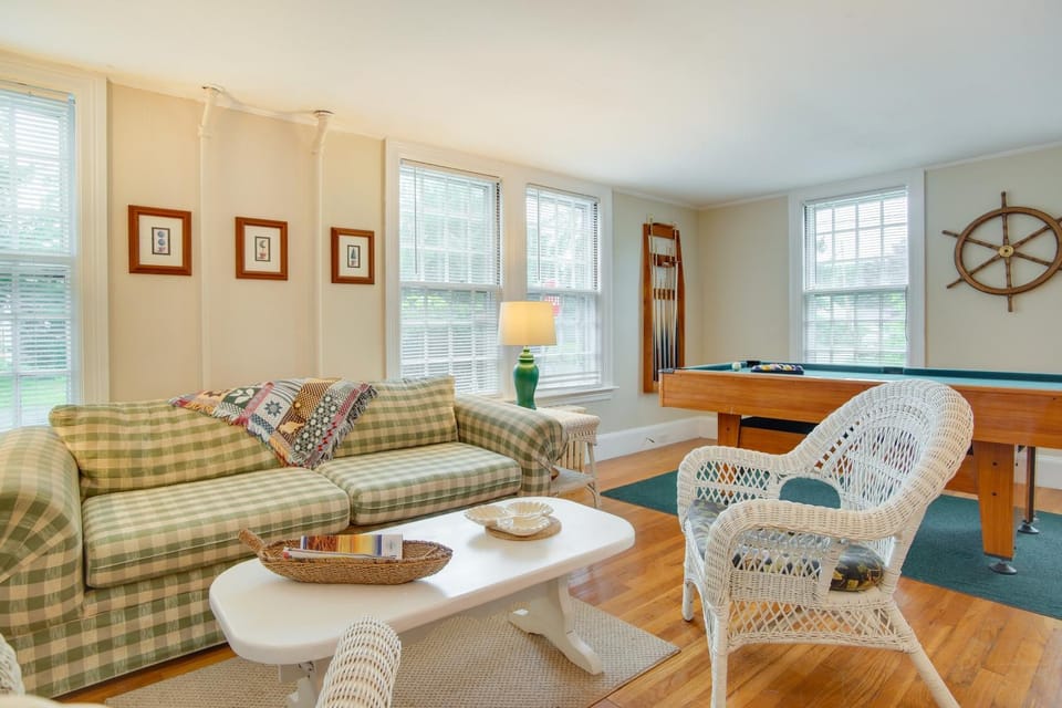 1 Mi to Marina! Hyannis Family Getaway w/ Deck House in Hyannis