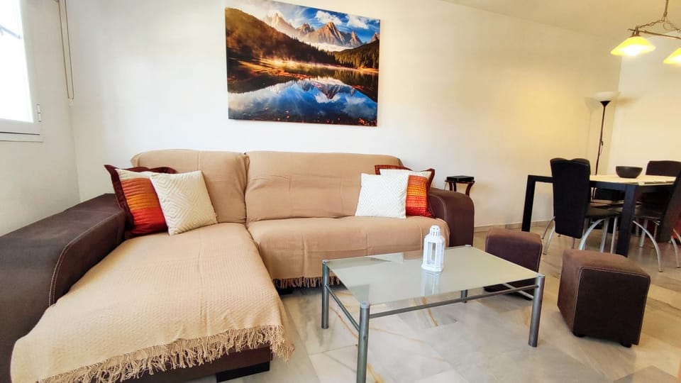 3Bdr 2 Bath Apt with parking in the best location Apartment in Benalmadena