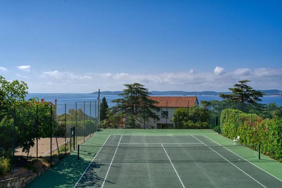 Day, Tennis court, Sea view