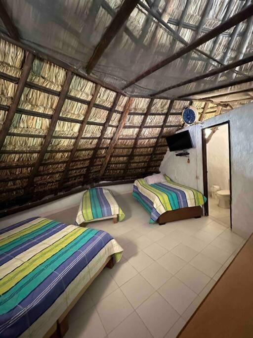 increible casa de campo con piscina y jacuzzi! House in Caldas, Colombia