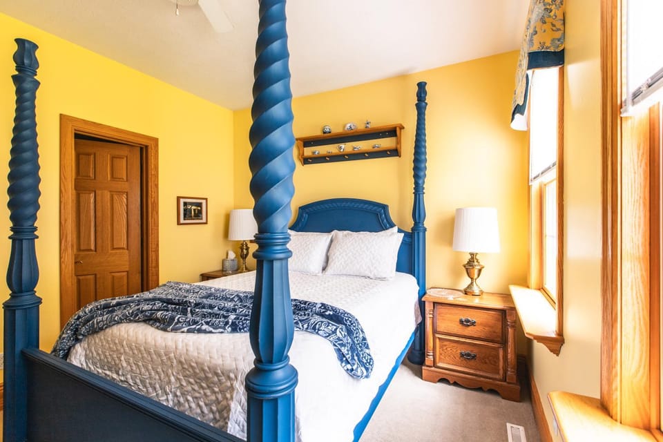 The Inn at Woodsong Acres Bed and Breakfast in Lake Erie