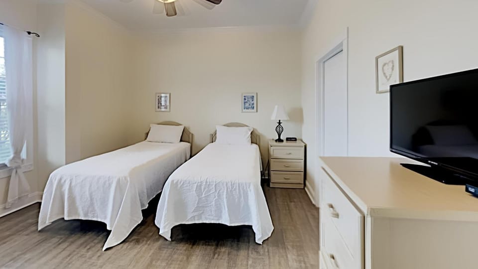 Golf and Beach Getaway Relaxation at its Finest House in Pawleys Island