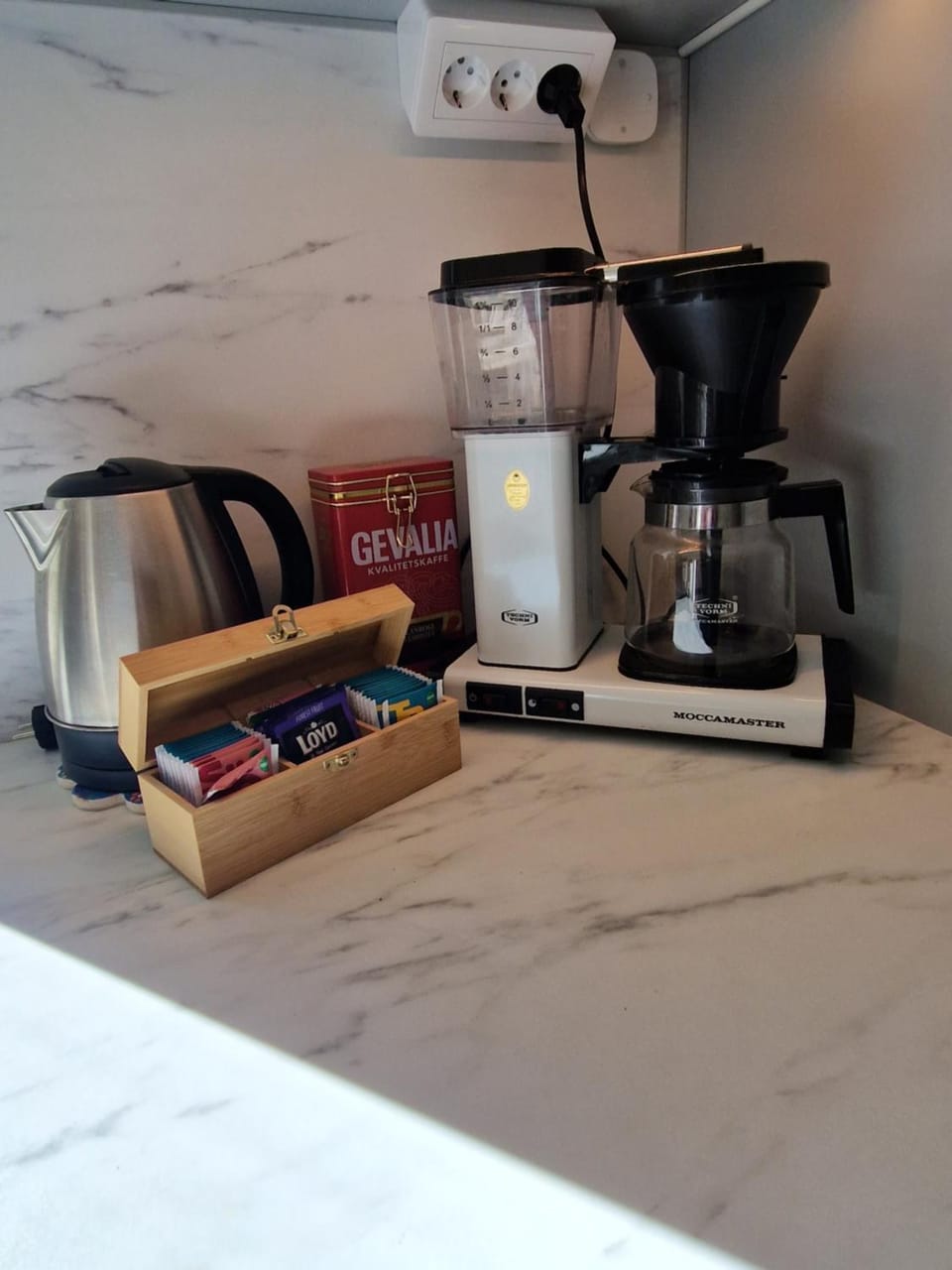 Coffee/tea facilities