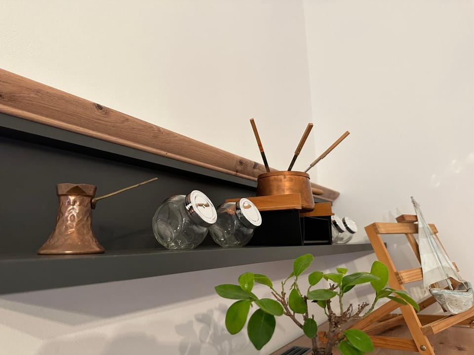 Kitchen or kitchenette, Decorative detail