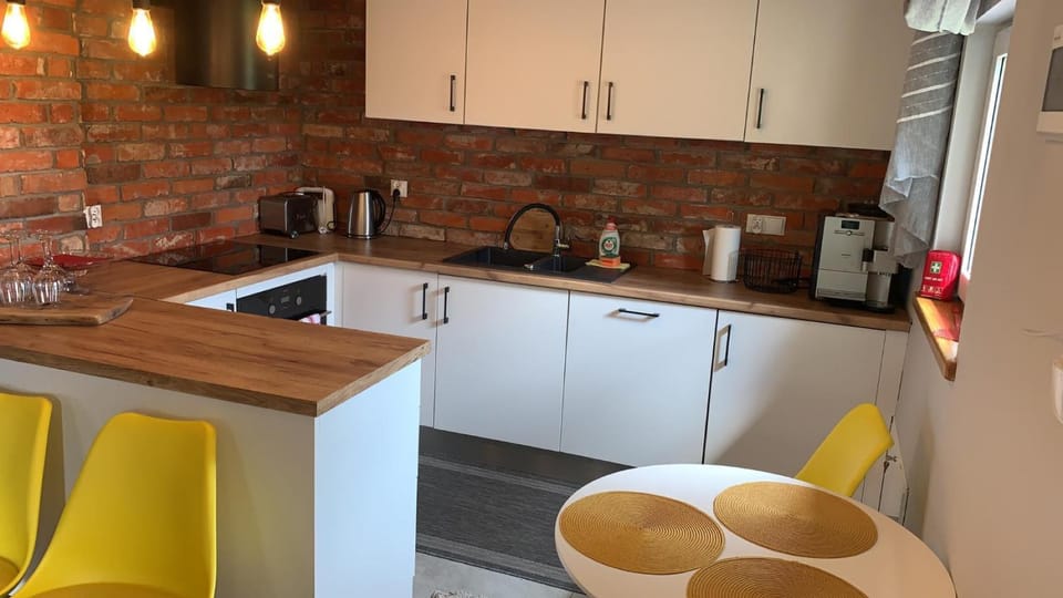 Kitchen or kitchenette, kitchen
