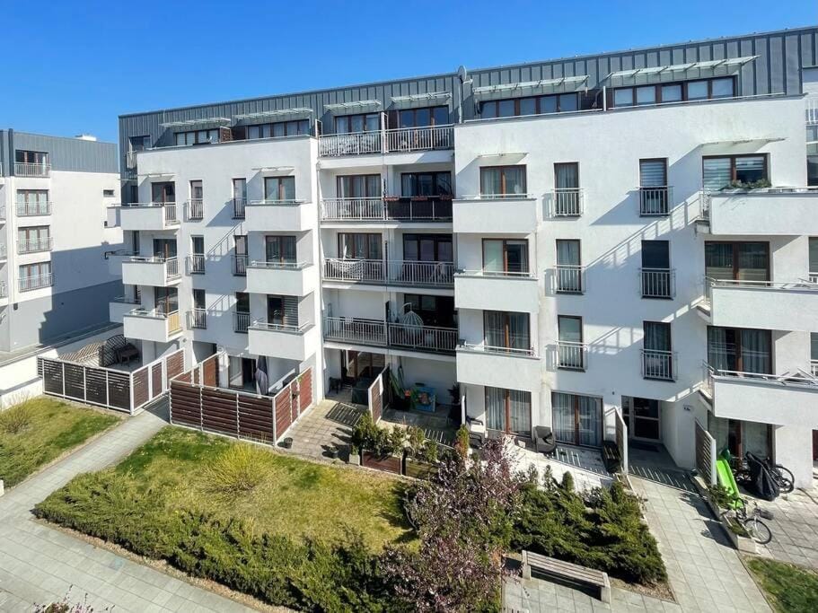 Property building, Neighbourhood