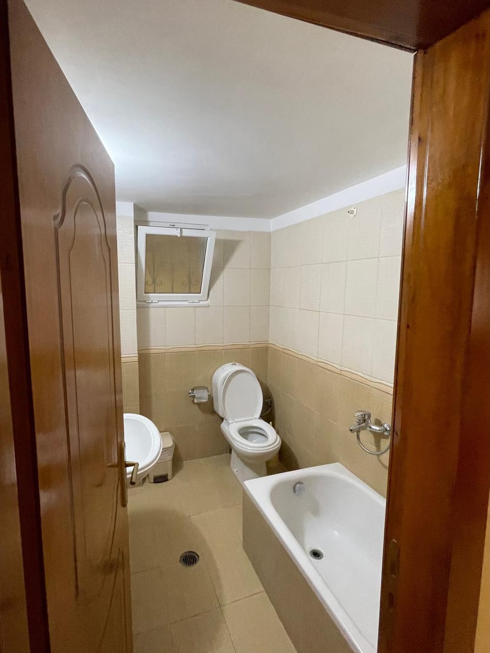 Shower, Toilet, Bathroom, Bath