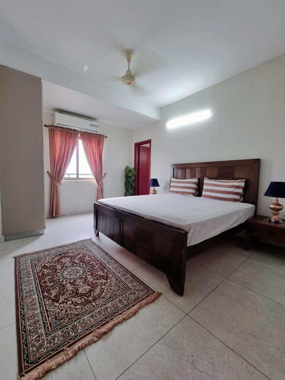 Bed, Photo of the whole room, Bedroom, air conditioner
