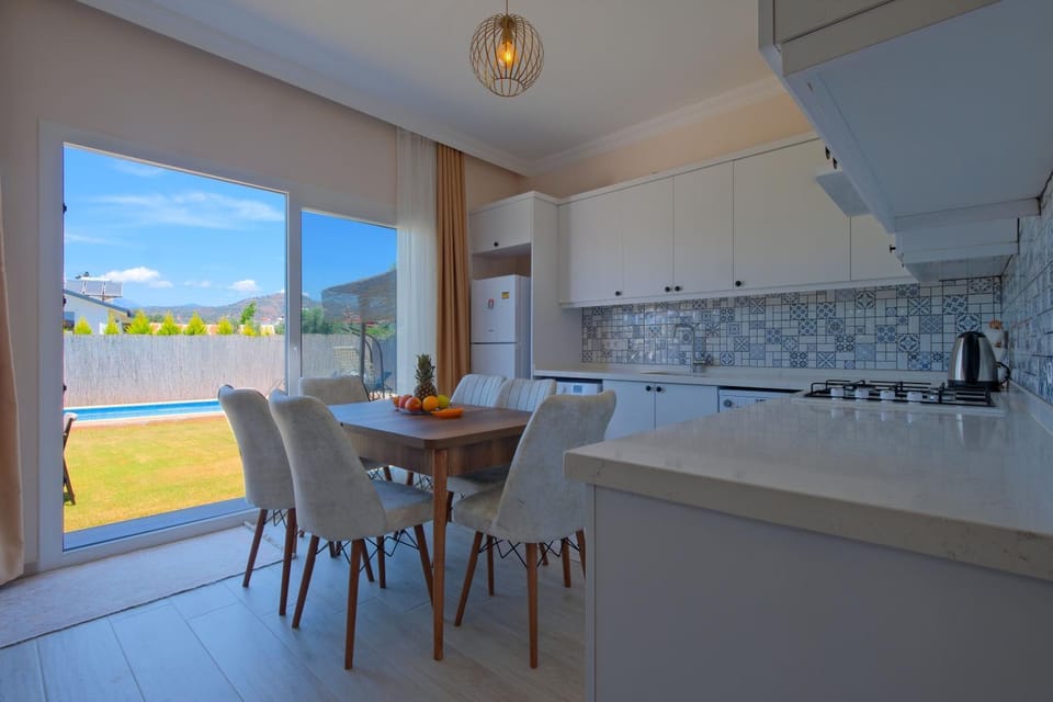 Natural landscape, Kitchen or kitchenette, Dining area, stove