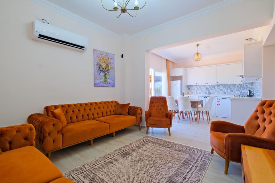 TV and multimedia, Kitchen or kitchenette, Living room, Seating area, Dining area