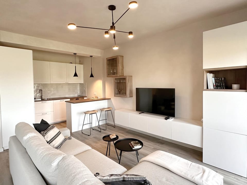TV and multimedia, Kitchen or kitchenette, Living room