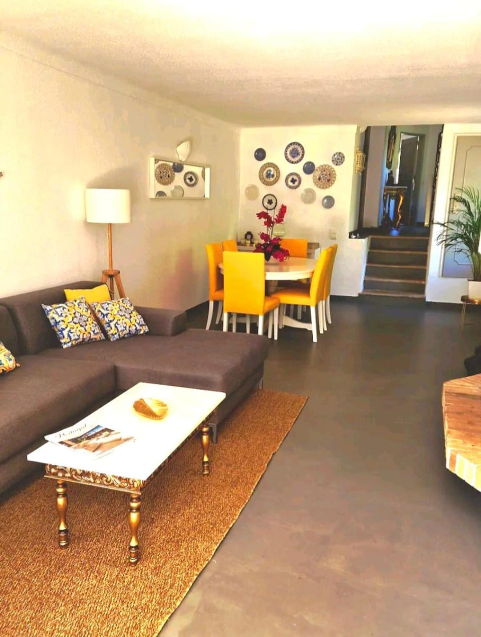 Living room, Seating area, Dining area