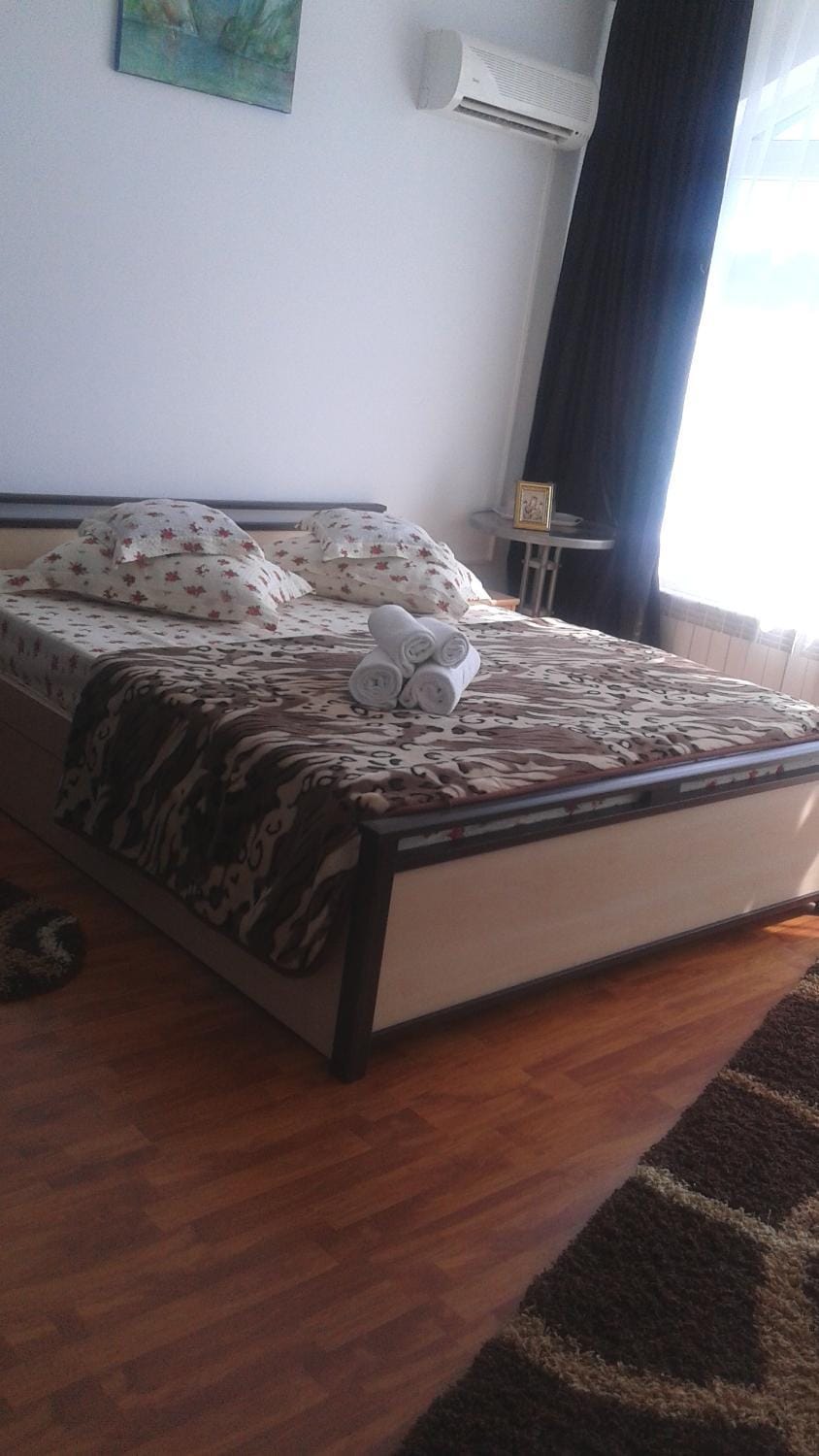 Bed, Photo of the whole room, bunk bed