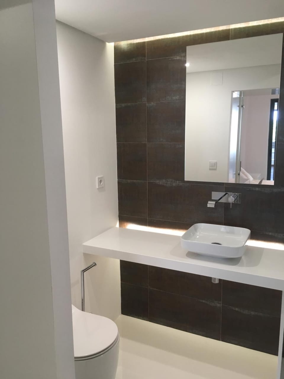 Bedrooms in Modern Guest House Bed and Breakfast in Lisbon District
