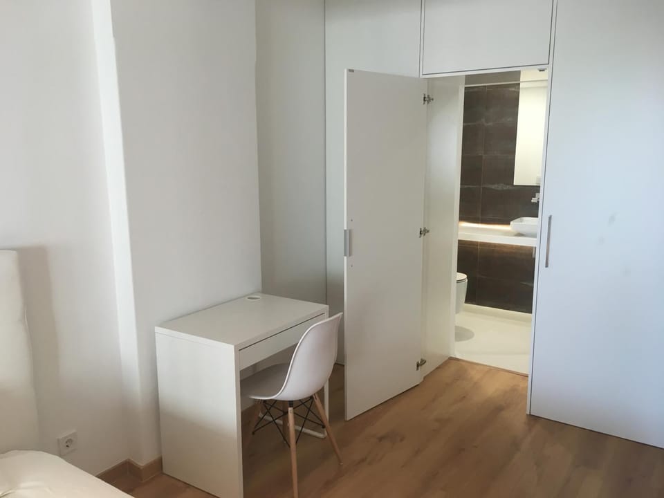 Bedrooms in Modern Guest House Bed and Breakfast in Lisbon District