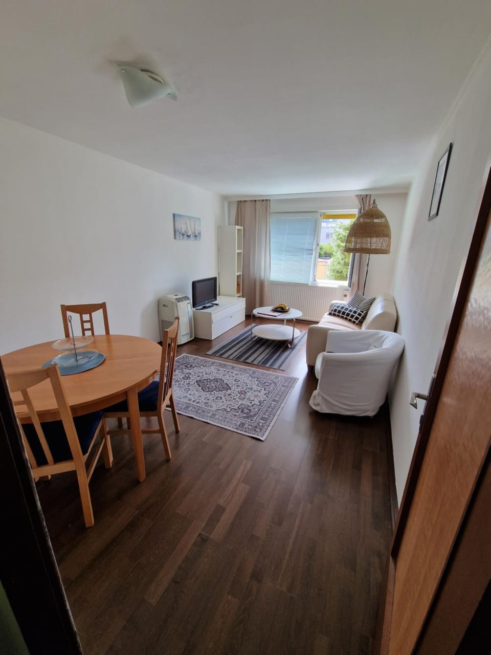 TV and multimedia, Living room, Photo of the whole room, Seating area