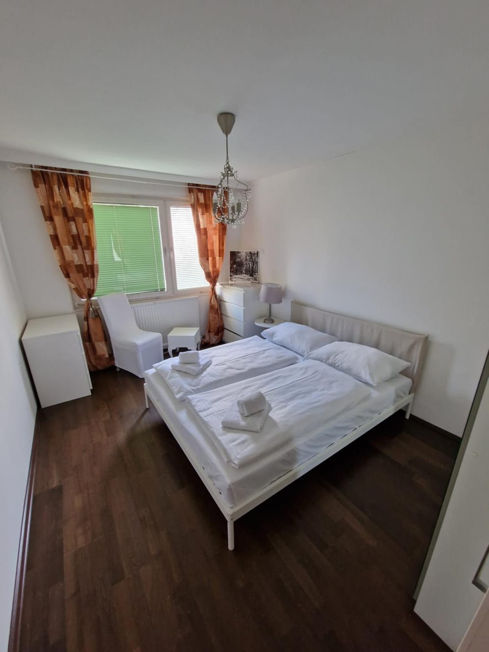 Bed, Photo of the whole room, Bedroom, towels