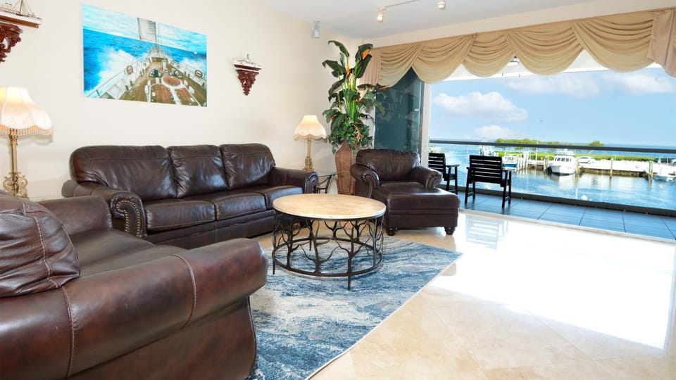 124 Mariners Club House in Key Largo