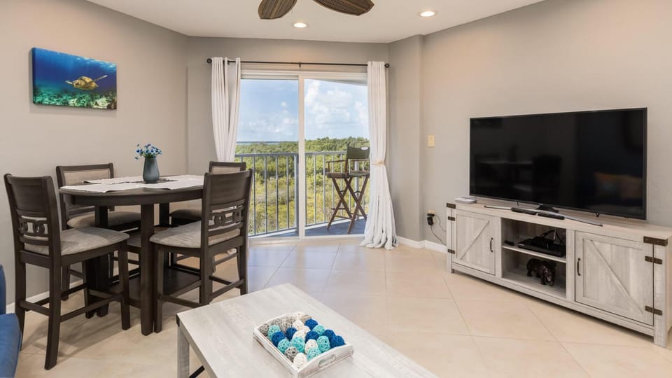 2402 Ocean Pointe House in Tavernier