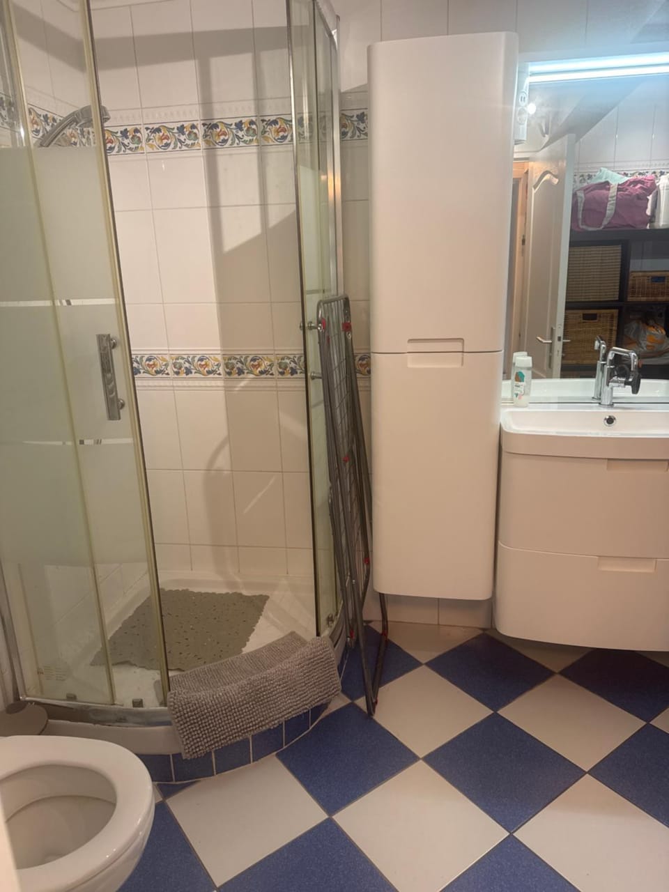 Studio proche mer avec piscine Cros de cagnes Apartment in Cagnes-sur-Mer