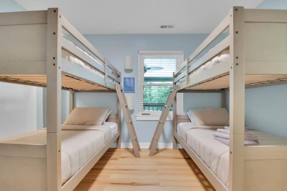 Modern 4BR House in Bloomington House in Indiana