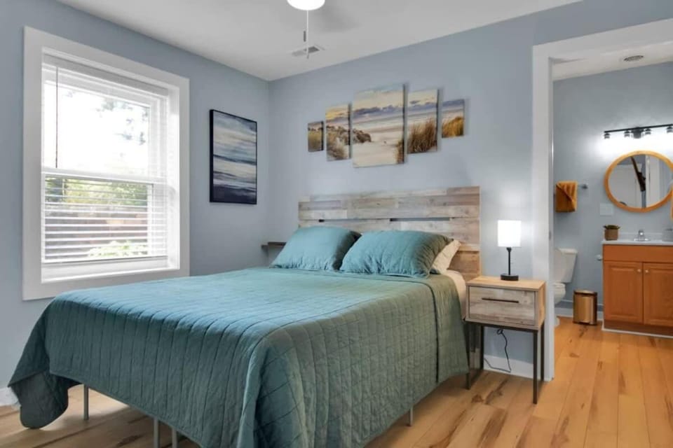 Modern 4BR House in Bloomington House in Indiana