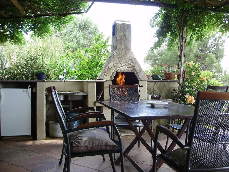 BBQ facilities, Garden, Balcony/Terrace