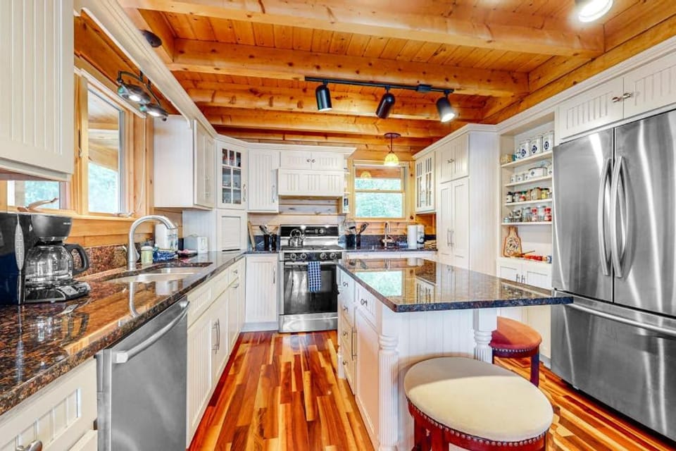 Kitchen or kitchenette, dishwasher, oven, stove, toaster, kitchen