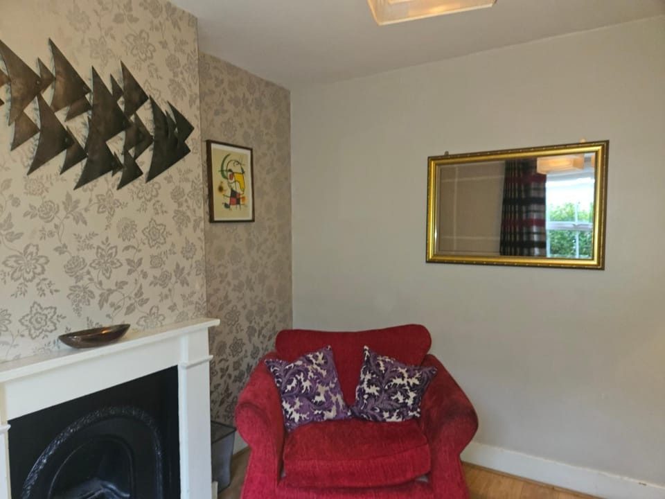Nice 3 Bedroom House Ealing House in Brentford
