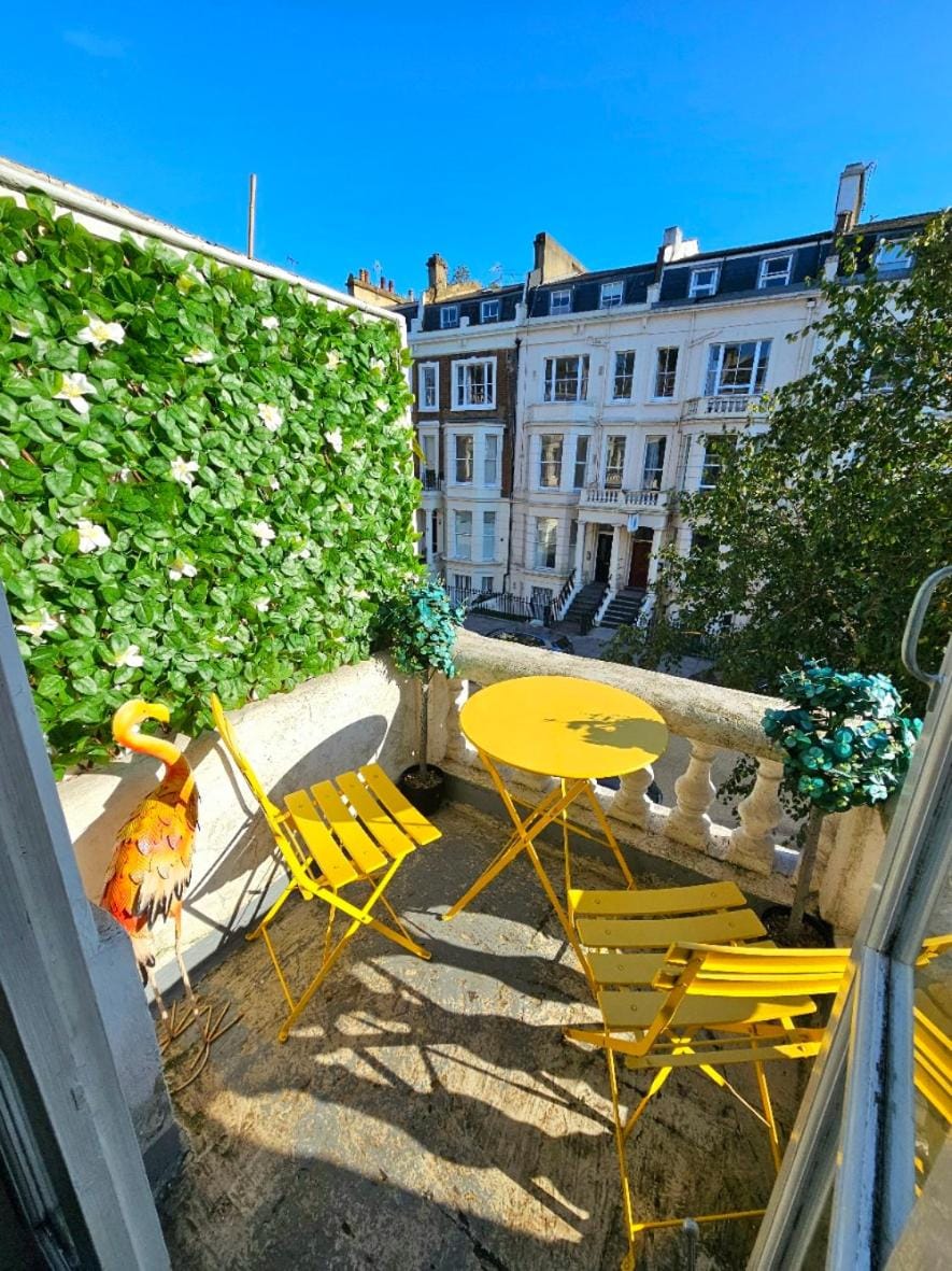 Patio, Day, Balcony/Terrace
