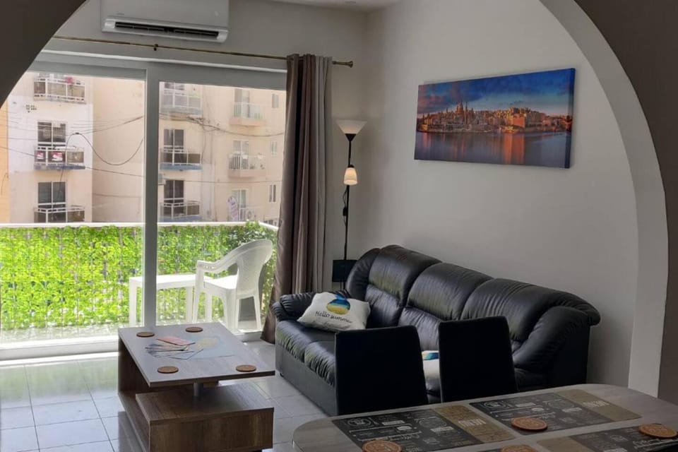 Sunny Day Flat Apartment in Saint Paul's Bay