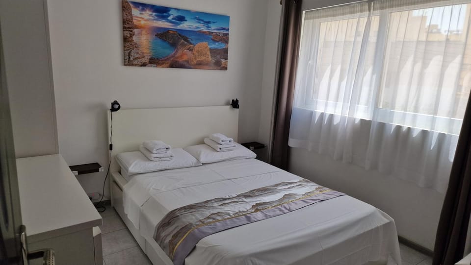 Sunny Day Flat Apartment in Saint Paul's Bay