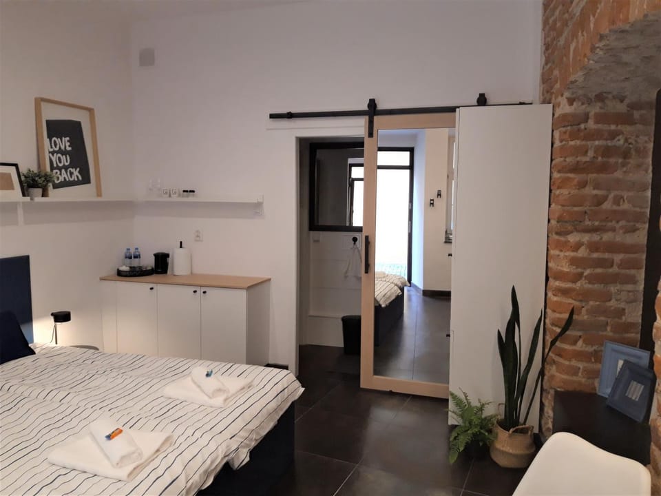 Kitchen or kitchenette, Photo of the whole room, hair dresser
