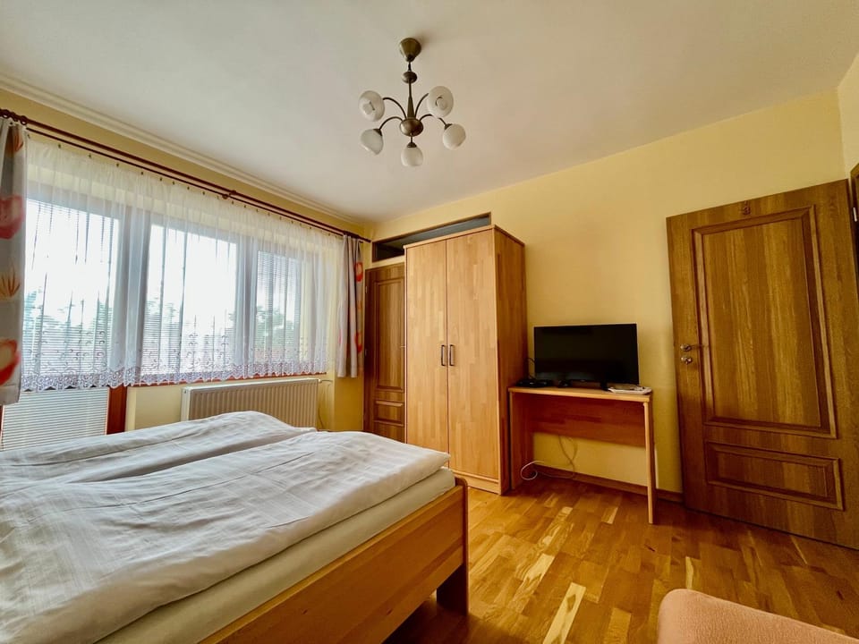 Property building, Other, Decorative detail, children, young children, older children, group of guests, Family, hair dresser, internet, locker, towels