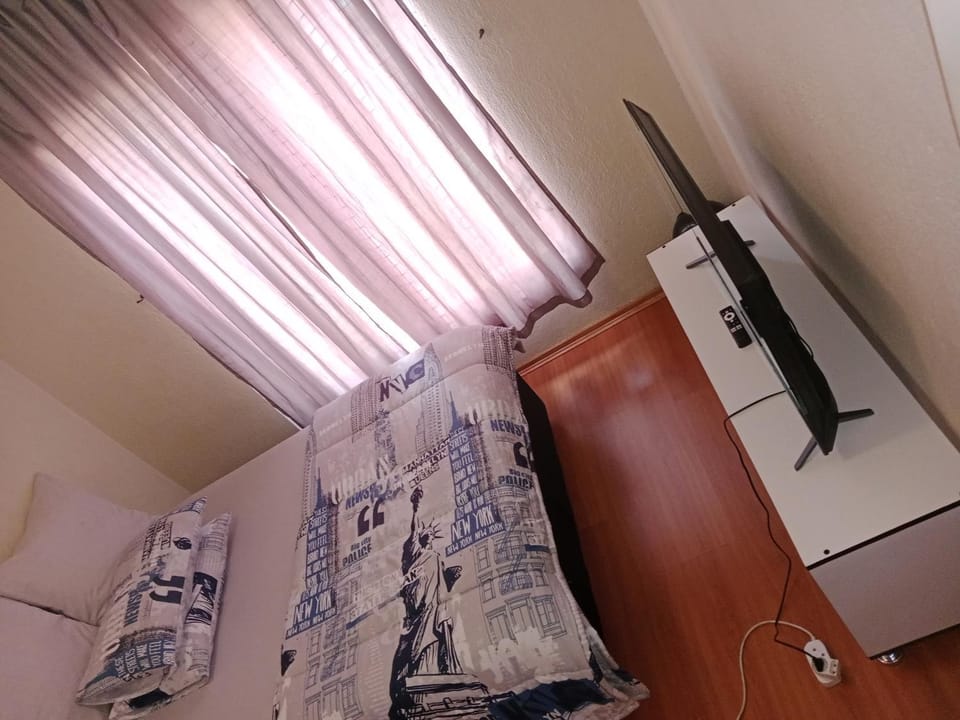 Bed, TV and multimedia, Kitchen or kitchenette