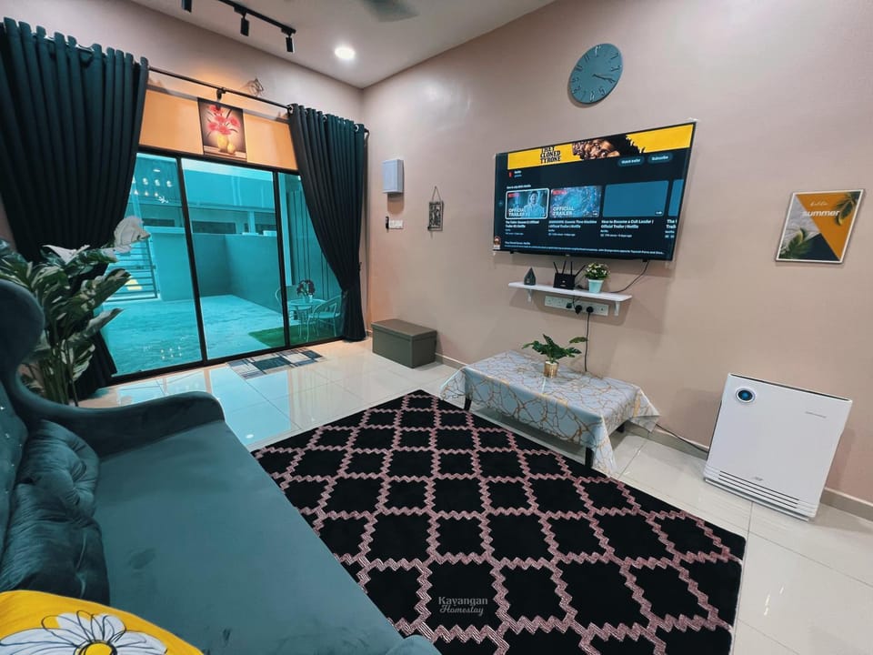 Communal lounge/ TV room, TV and multimedia, Seating area, Evening entertainment