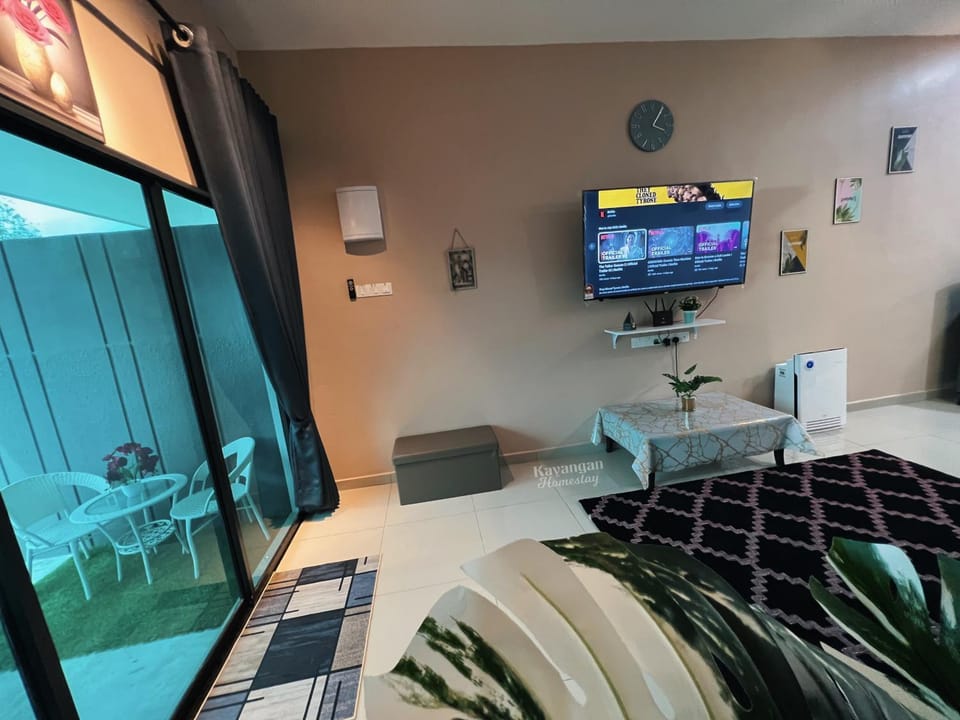 Communal lounge/ TV room