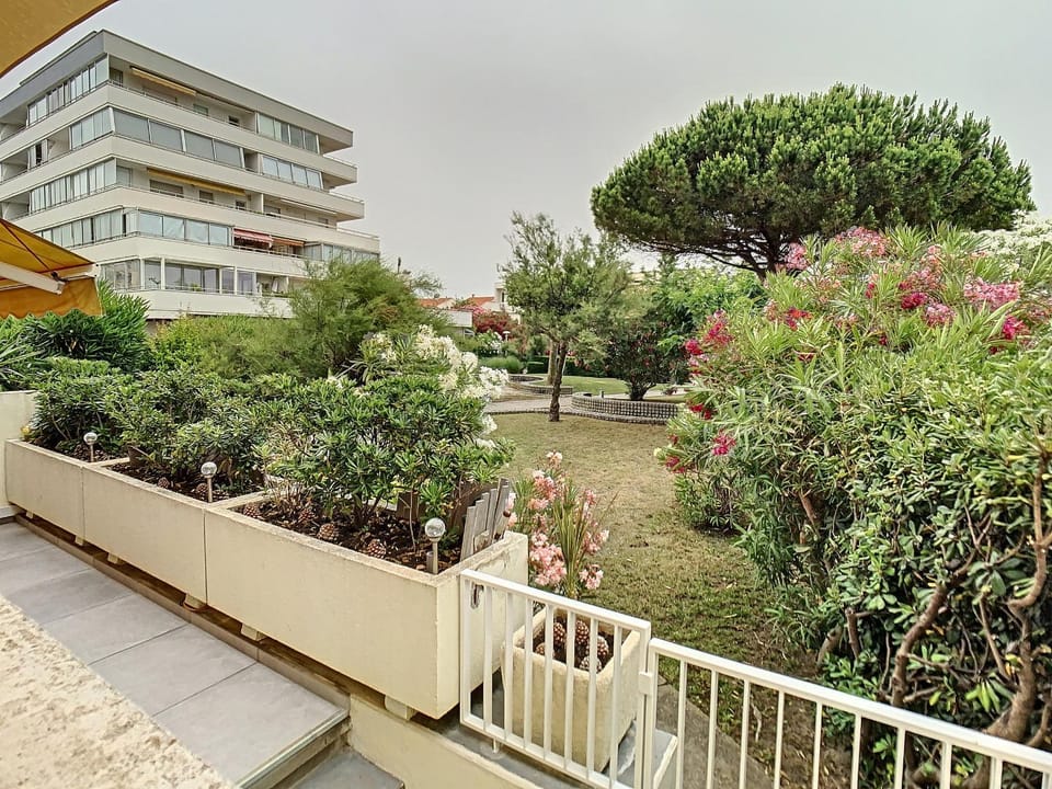 Studio lumineux avec terrasse, climatisé, proche port & plage, parking privé - FR-1-715-82 Apartment in Mauguio