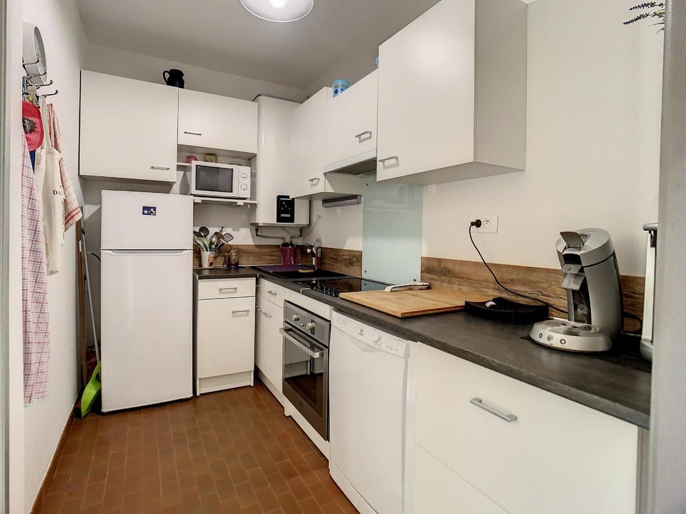 Studio lumineux avec terrasse, climatisé, proche port & plage, parking privé - FR-1-715-82 Apartment in Mauguio