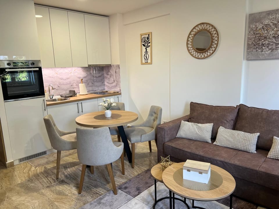 Kitchen or kitchenette, Living room, pet friendly, stove