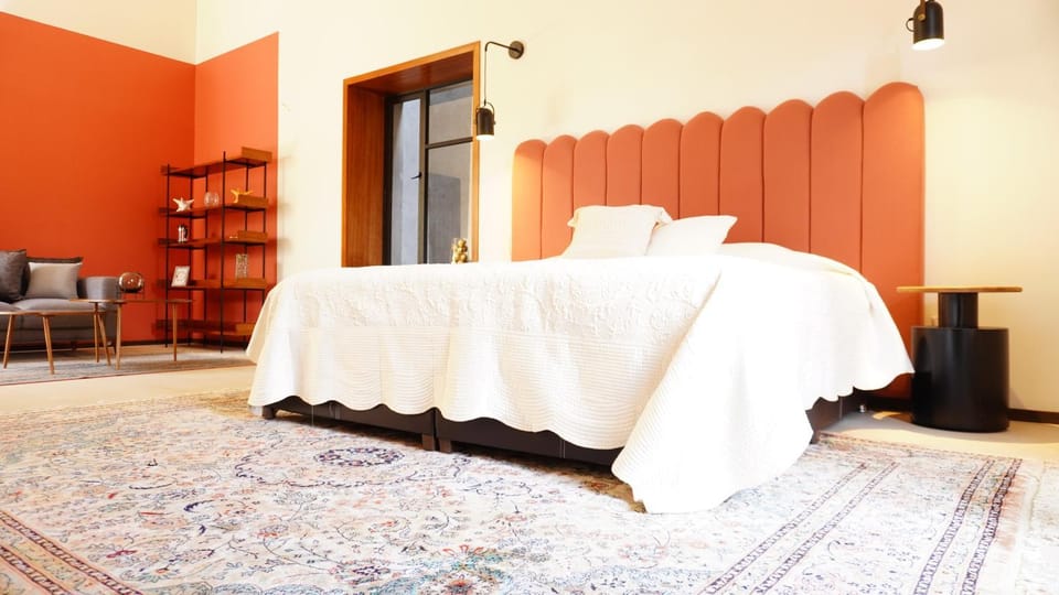 Bed, Living room