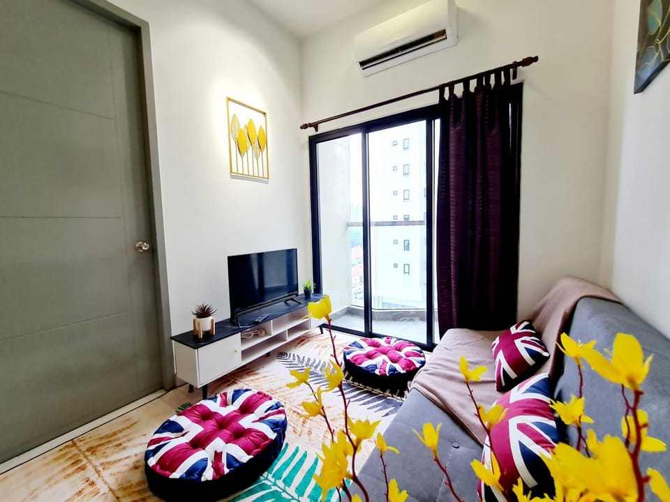Bed, TV and multimedia, Living room, Seating area, air conditioner