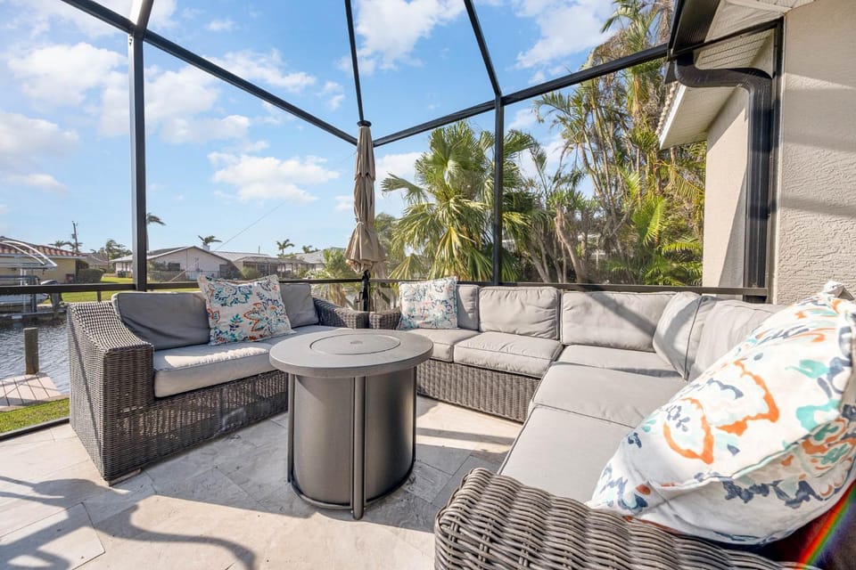 Patio, Neighbourhood, Seating area
