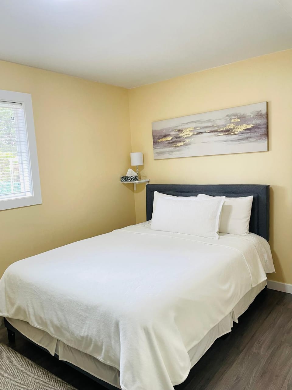 Garden home in Victoria Bed and Breakfast in Vancouver Island