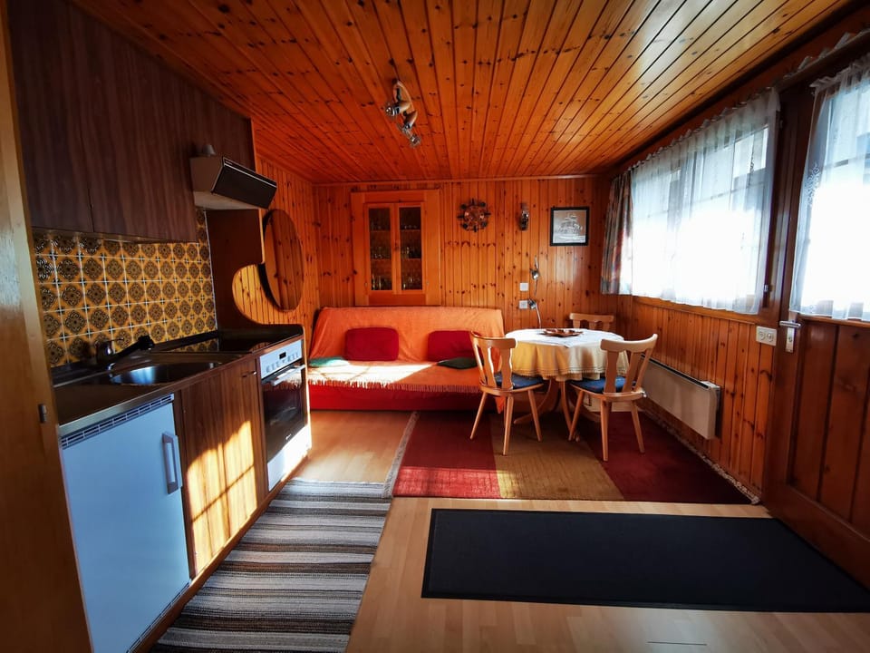 Kitchen or kitchenette, Living room, Seating area