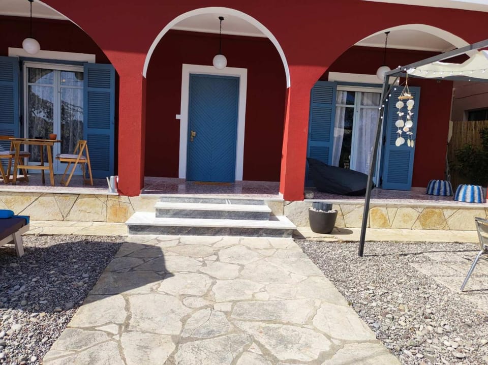 Facade/entrance, Garden