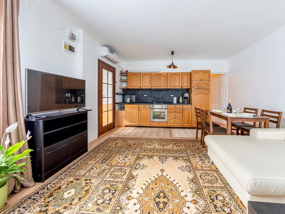 Kitchen or kitchenette, Photo of the whole room, Dining area, minibar, pet friendly, stove