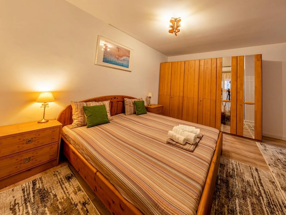Bed, Photo of the whole room, Bedroom, towels, wardrobe