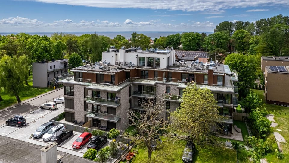 Property building, Location